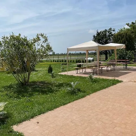 مزرعة للإقامة Agriturismo La Figarola