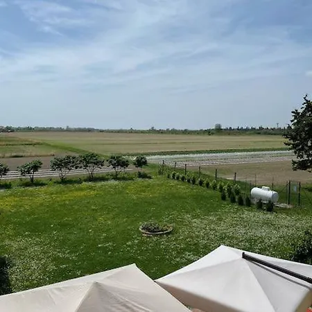 Agriturismo La Figarola مزرعة للإقامة Fossalon