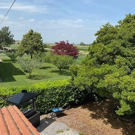 Agriturismo La Figarola مزرعة للإقامة *