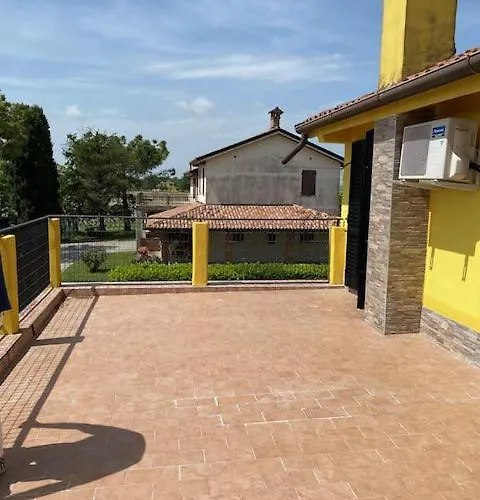 Agriturismo La Figarola Κατάλυμα σε φάρμα *